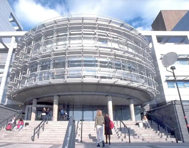 格拉斯哥卡利多尼安大学